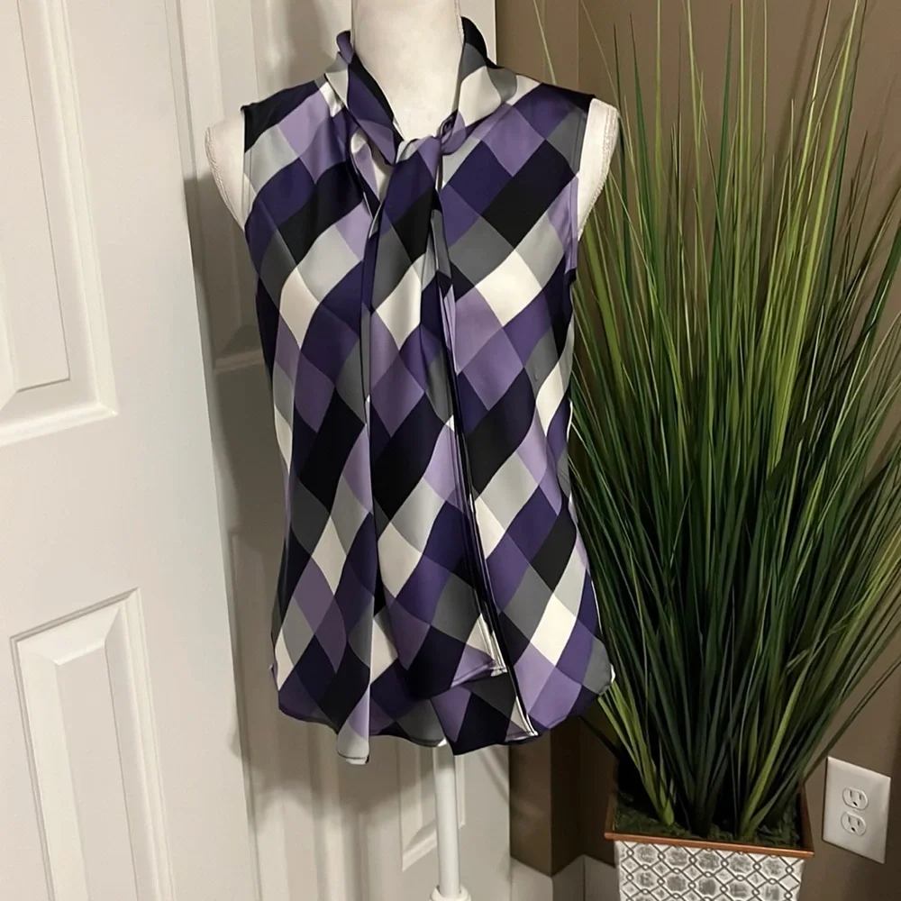 Nine West -Size Small sophisticated Purple checkered sleeveless blouse - Picture 1 of 5
